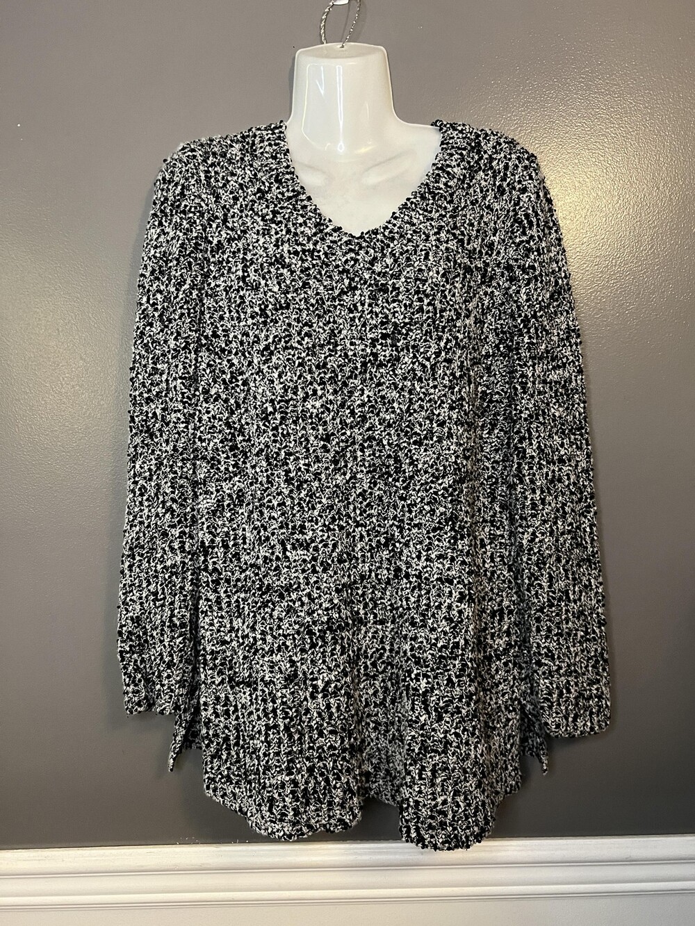 Lane Bryant Sweater Womens 14/16 Black White Boucle Knit V-Neck Tunic Pullover